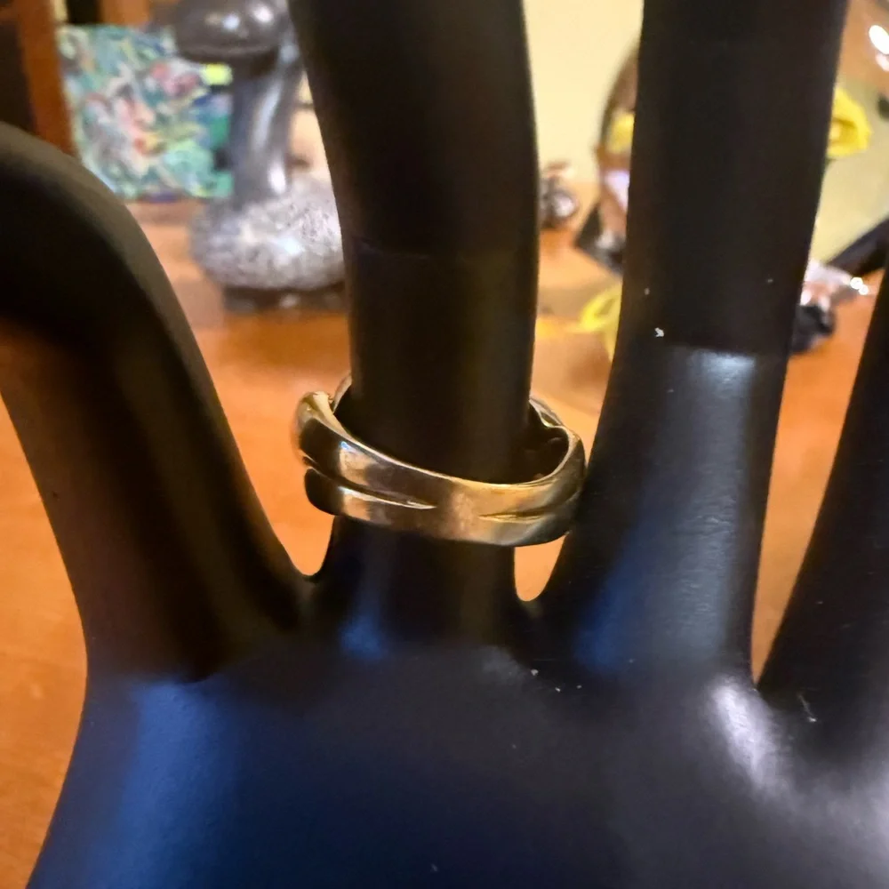 Gold Twisted Knot Ring - Picture 4 of 13